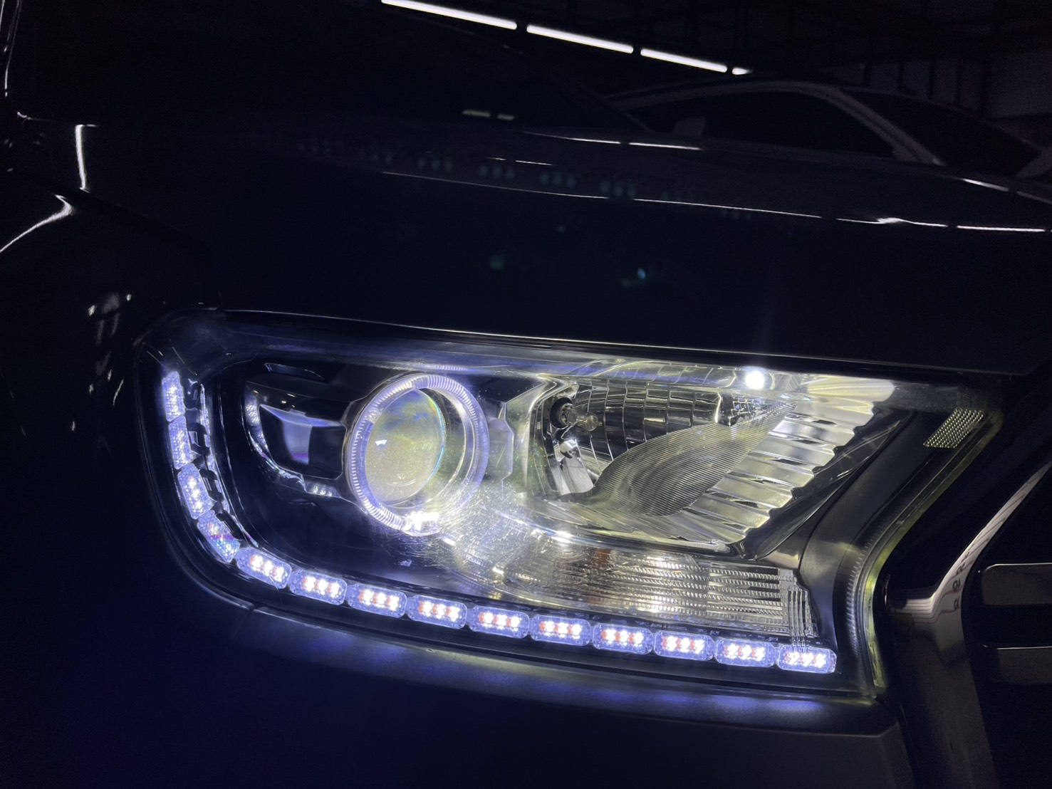 ไฟโปรเจคเตอร์รถยนต์ LED ไฟโปรเจคเตอร์รถยนต์ LED