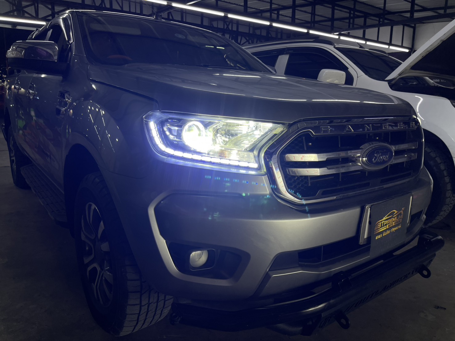 ไฟโปรเจคเตอร์รถยนต์ LED ไฟโปรเจคเตอร์รถยนต์ LED