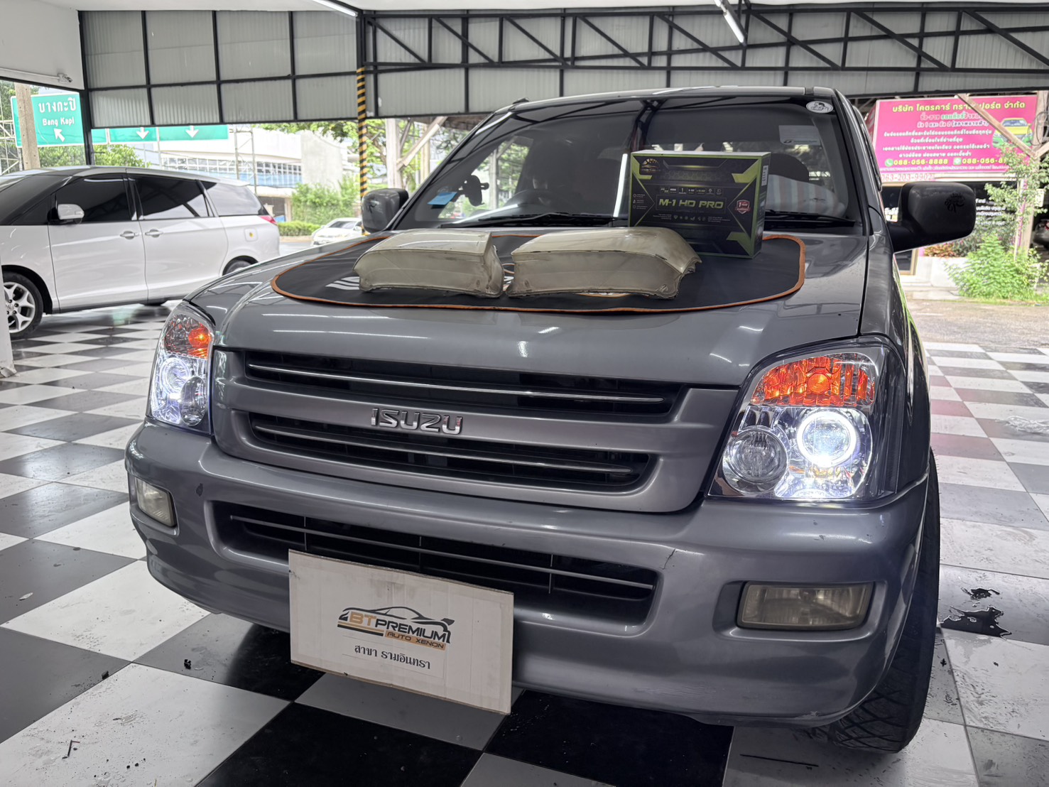 ซ่อมไฟหน้ารถ